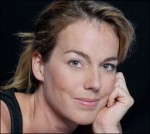 Hallo, ik plant een vuist in mijn oor als ik nadenk